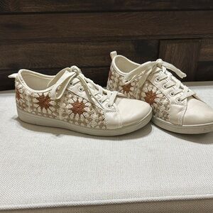 Dirty Laundry Cream and Brown Crochet Sneakers